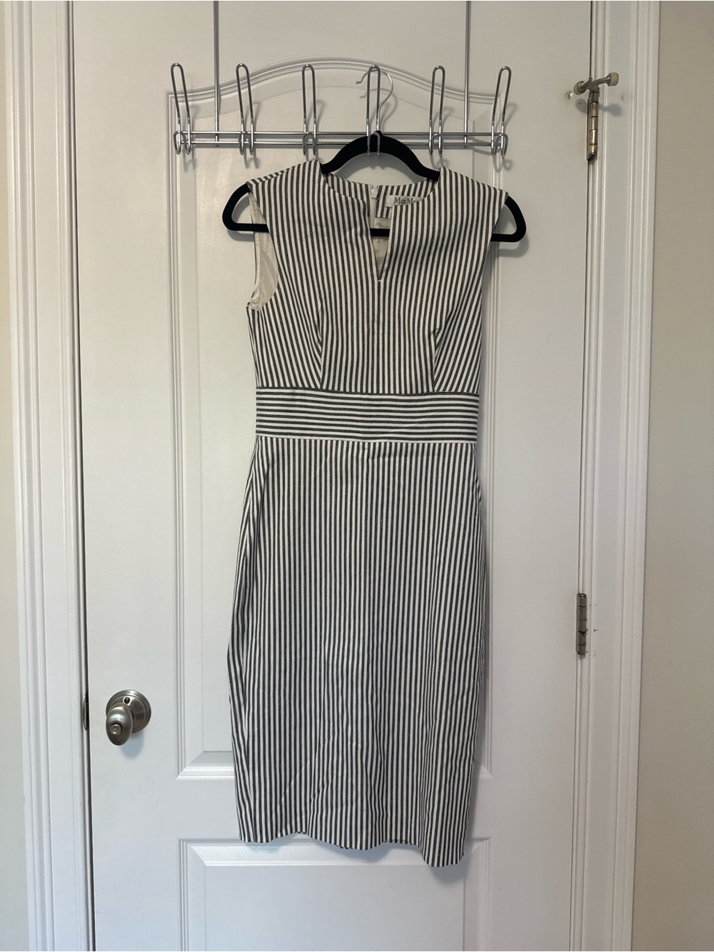 MaxMara Caraffa Striped Cotton and Linen Blend Dress 2 - Picture 4 of 10